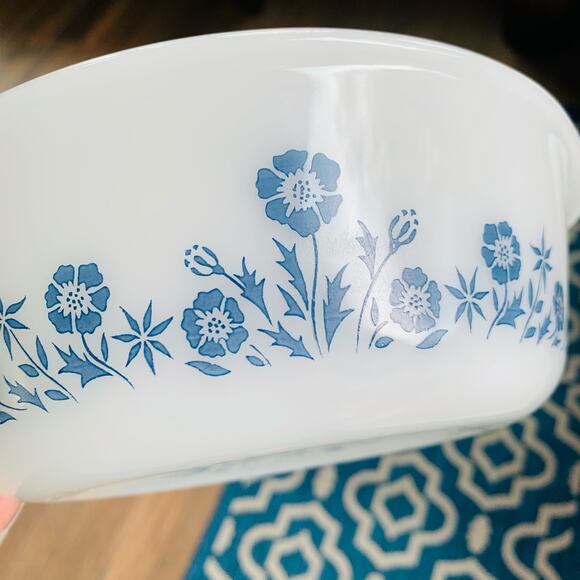 Vintage Glasbake 1 1/2 Qt Casserole Ovenware with Blue Flowers Made in USA - Picture 5 of 9